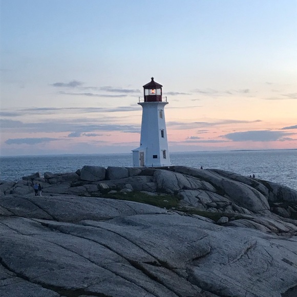 Meet your Posher, Sarah - Picture 1 of 1